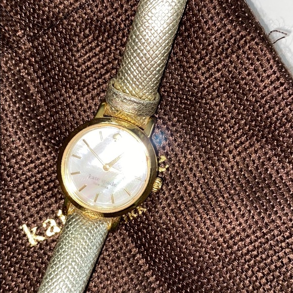 Women’s gold Kate spade watch - Picture 6 of 6